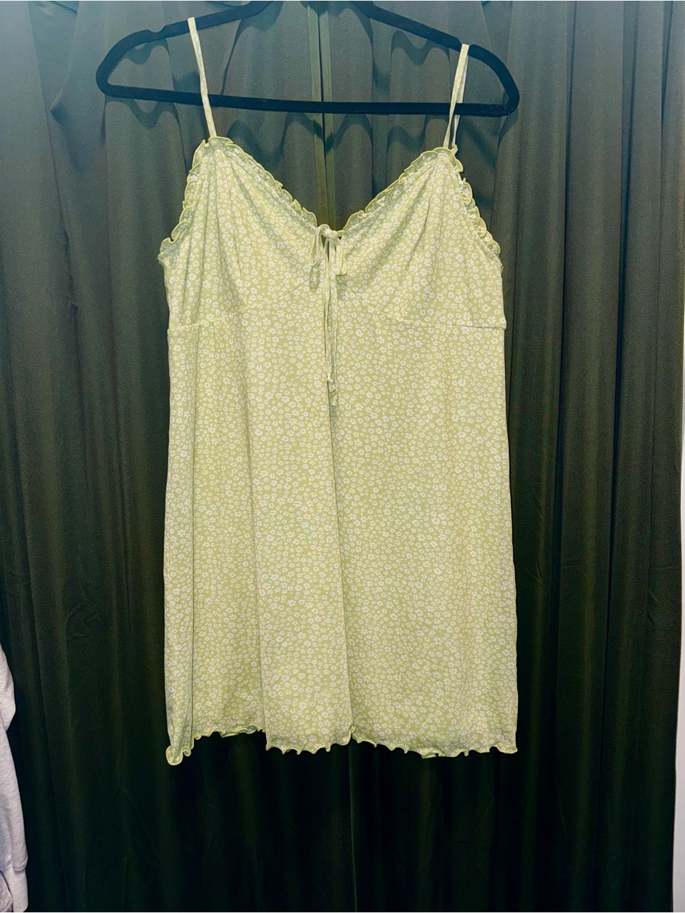 American Eagle Floral Slip dress Light Green